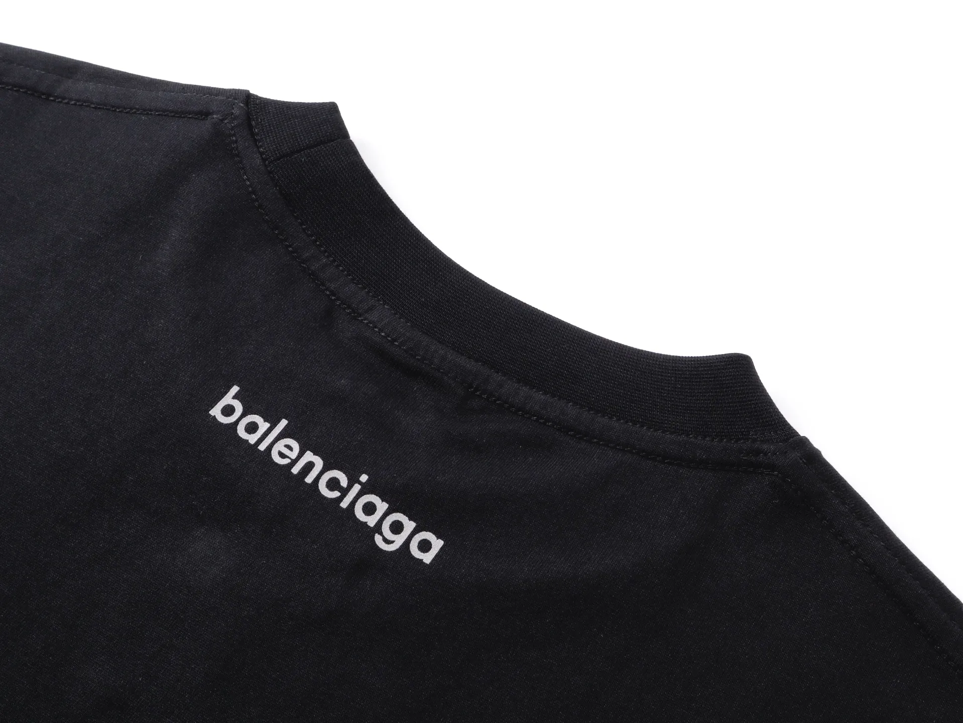💰P 85 【 . Quality】 BALENCIAGA/ SS 26 New Arrival， LOGO T 。 ZP 。 260 ， . ， 。 。Classic ， . . . . OS . Same Style ：BL 263789 ：Black，White Size：XS S M L